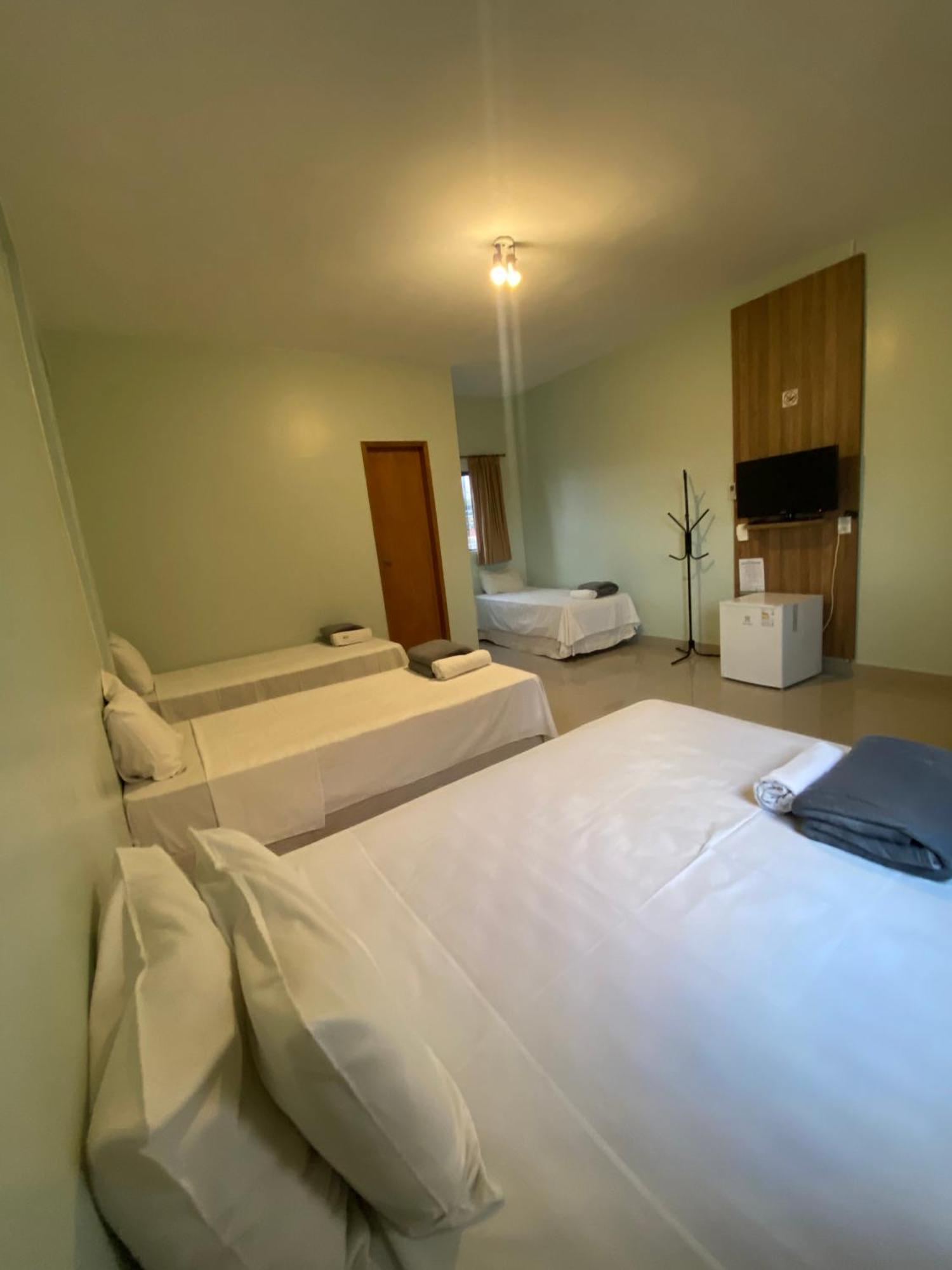 Hotel Mendes Azevedo Гояния Екстериор снимка