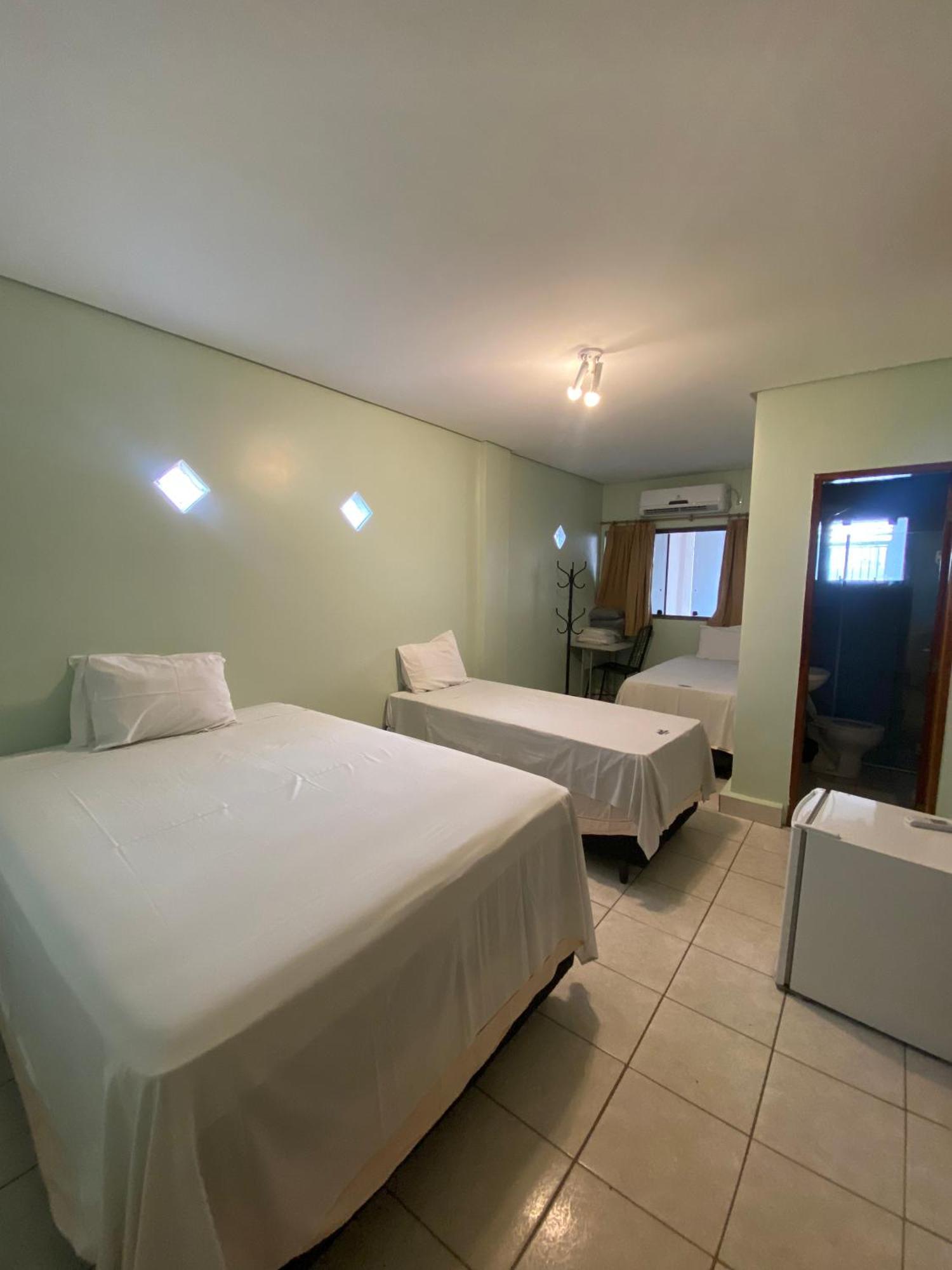 Hotel Mendes Azevedo Гояния Екстериор снимка