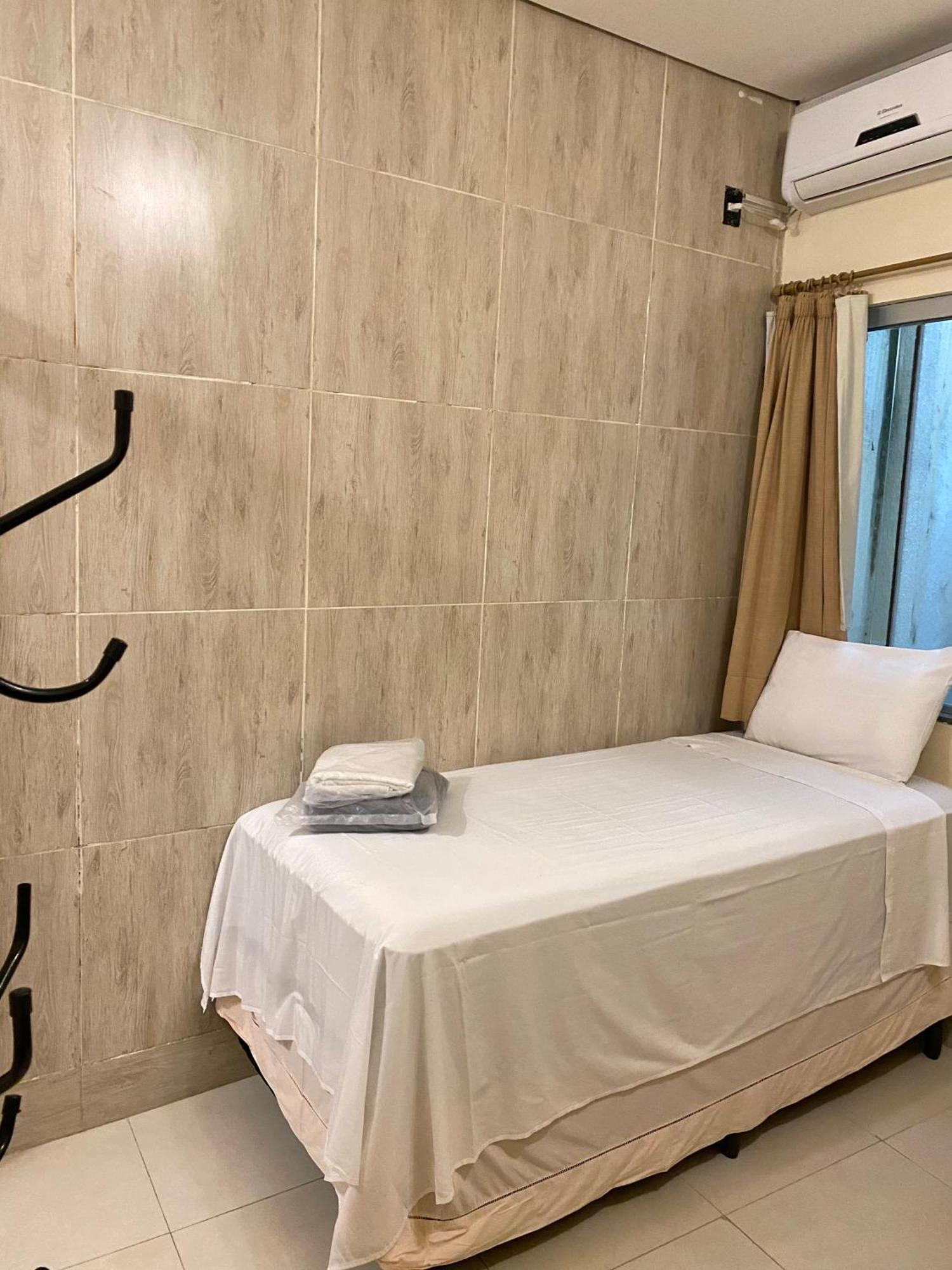 Hotel Mendes Azevedo Гояния Екстериор снимка
