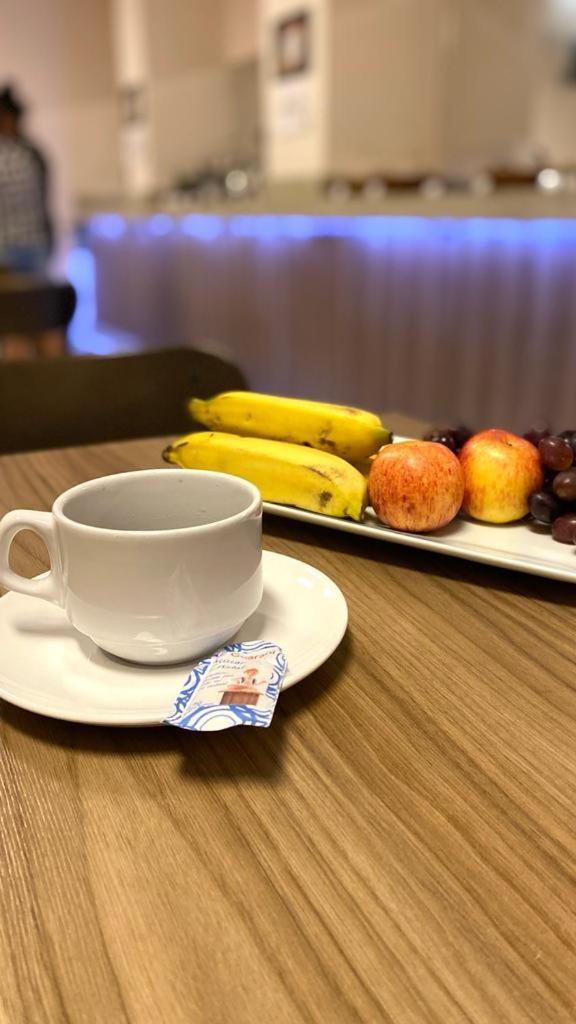 Hotel Mendes Azevedo Гояния Екстериор снимка